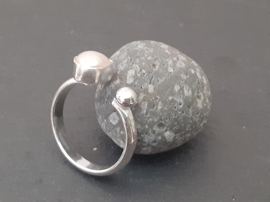 silver and freshwater pearl open ring