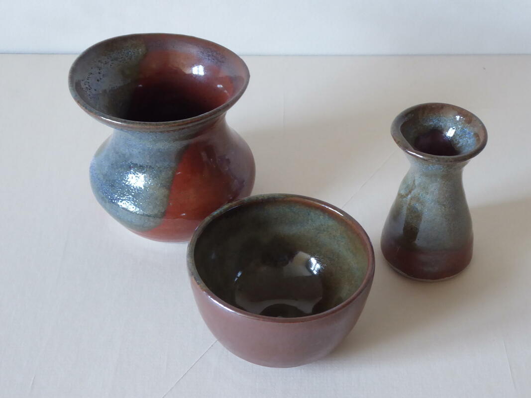 Small bowl and vases. Stoneware