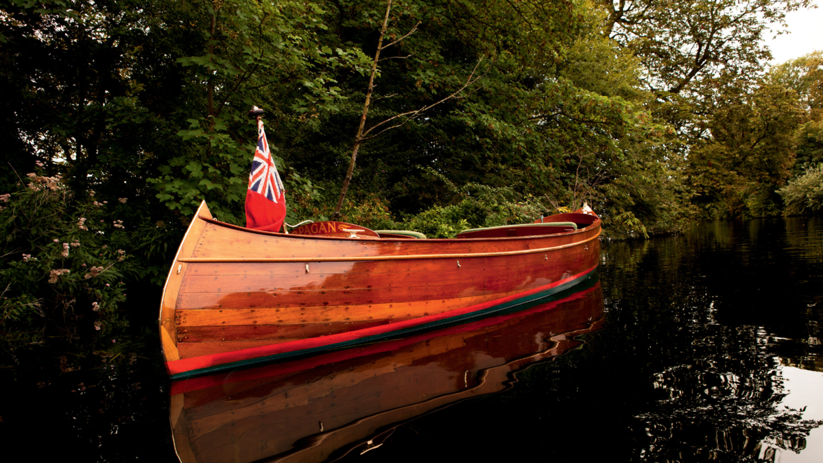 'Pagan' - a Thames launch motor canoe. Photograph : Michael English/Tealby Graphics