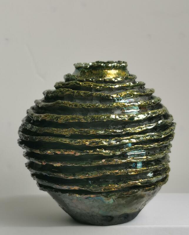 emerald green ribbed spherical pot