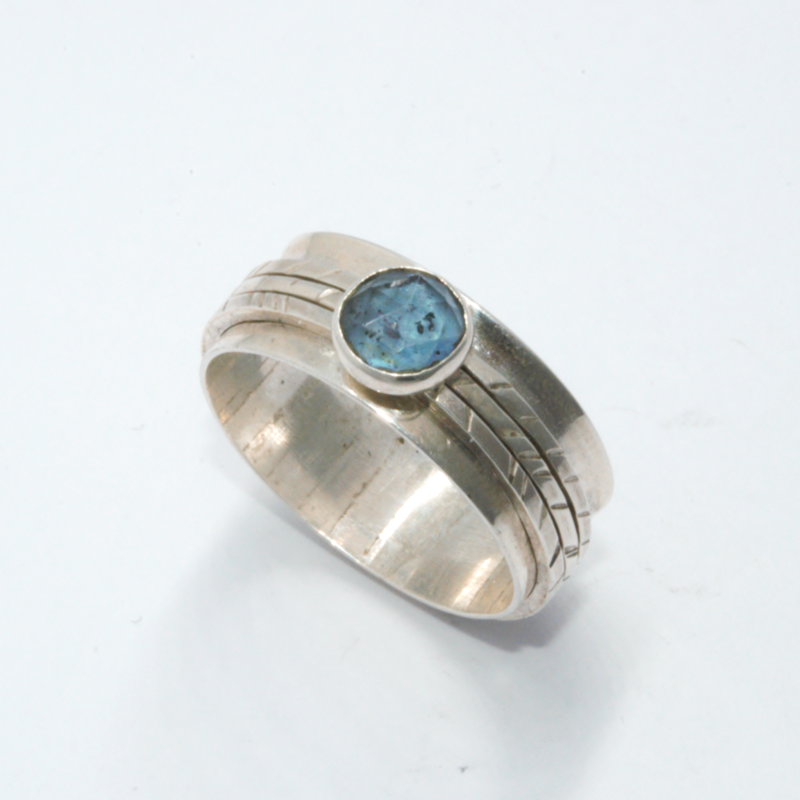 Handmade Kyanite Silver Spinner Ring