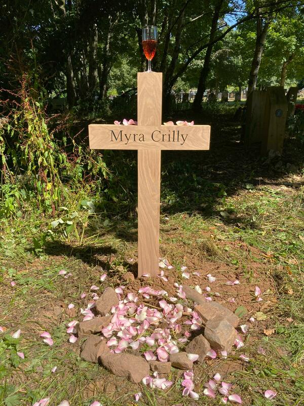 Oak memorial cross