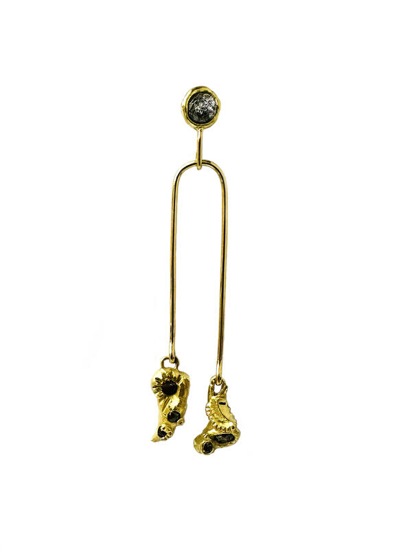 Molten gold drop earring | 18k yellow gold | salt and pepper diamonds