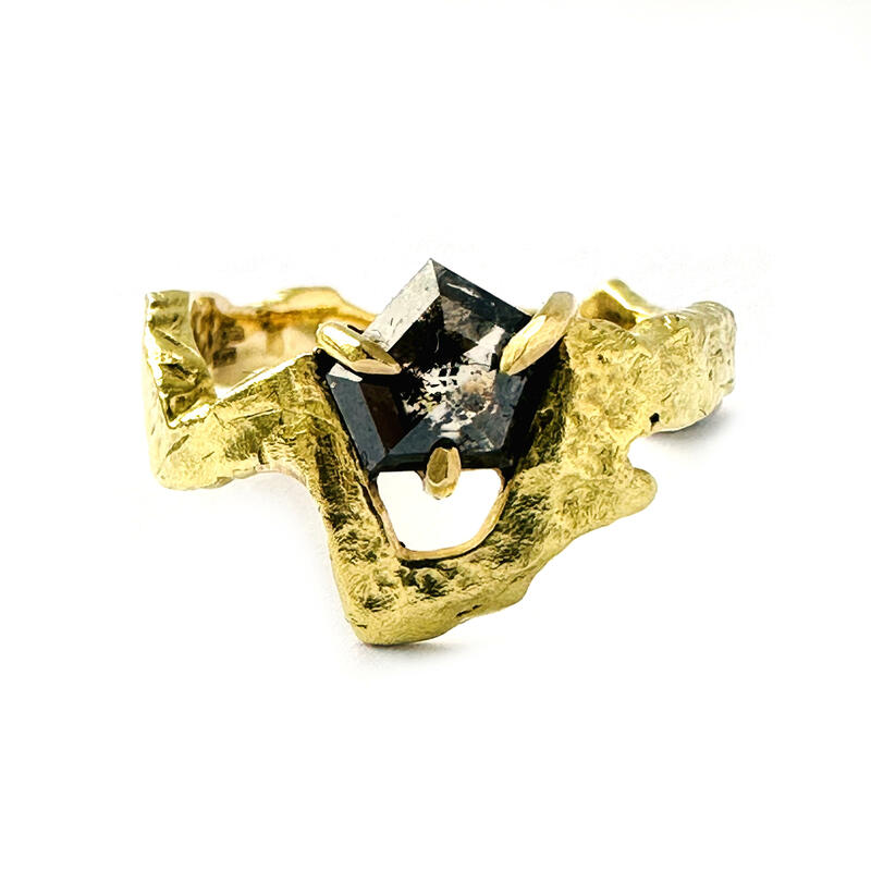 Molten gold nesting ring | 18k yellow gold | salt and pepper diamond