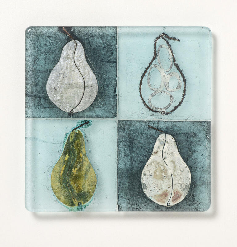 pairs of pears, kilnformed glass, 14 x 14 cm.