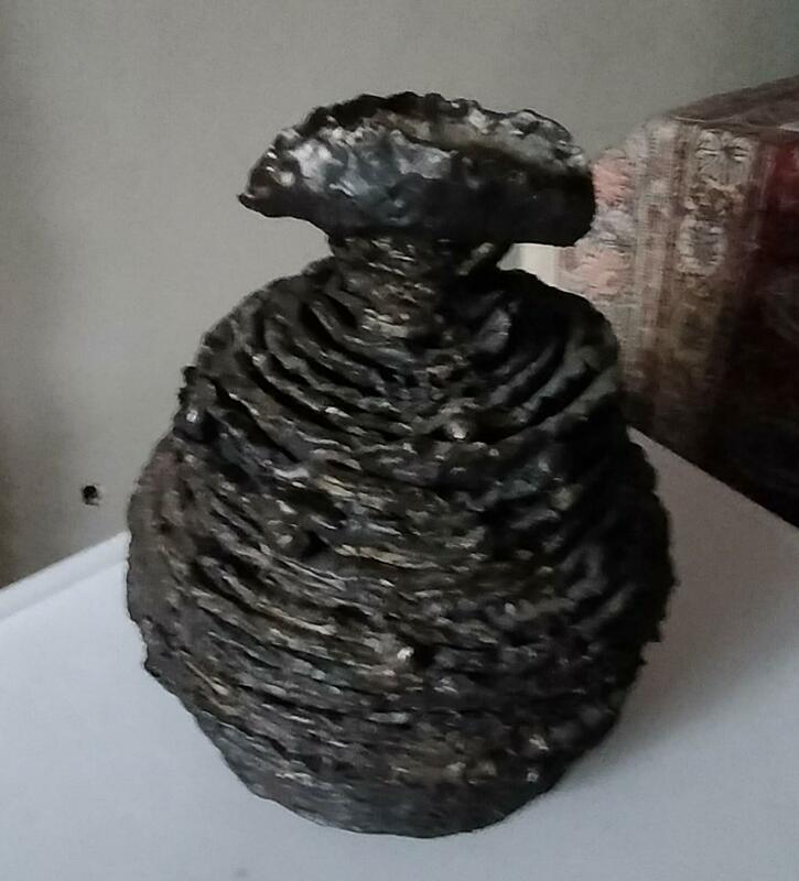 Ceramic vessel (black and bronze)