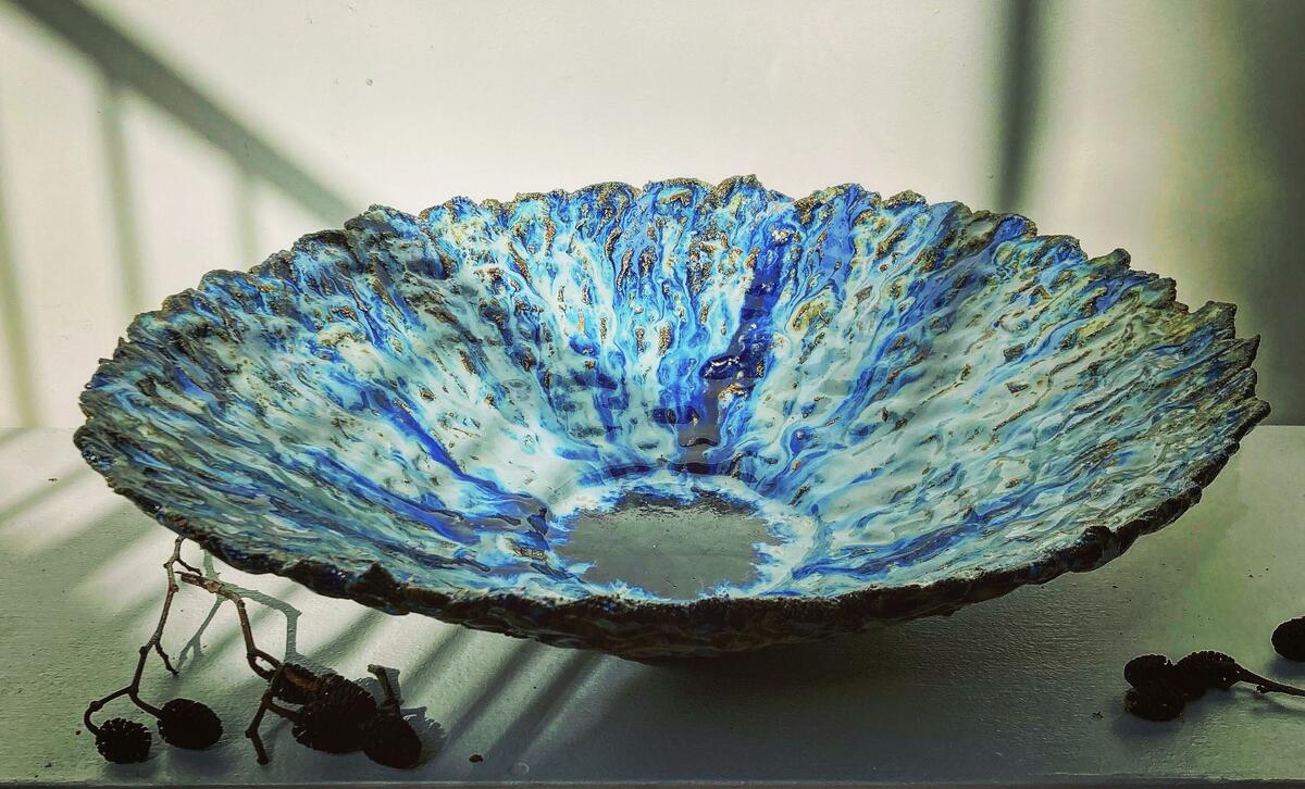 platter, stoneware clay, blue glazes, blue glass