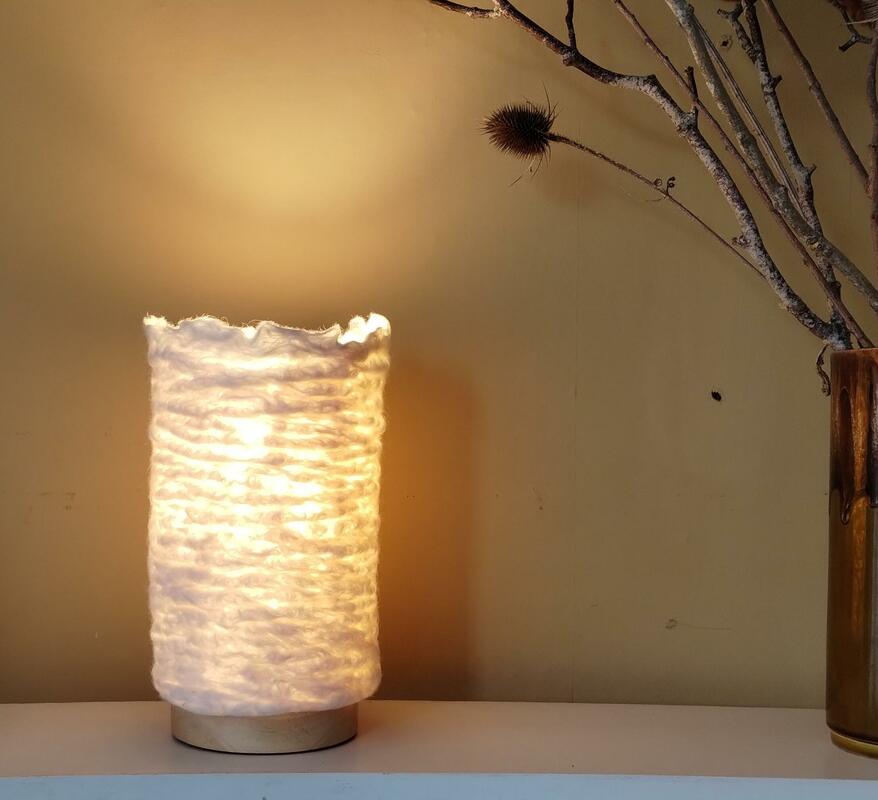 Wetfelted lamp with crumple effect