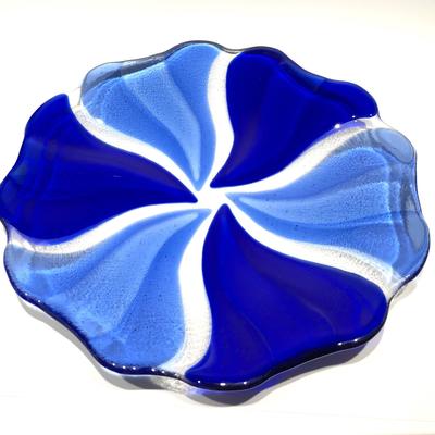 Large pinwheel bowl in deep royal blue and sky blue.  Approx 30cm diameter.  £95.00