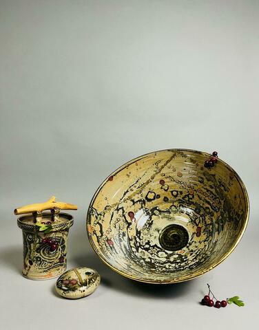  Bowl, garlic jar and pebble in carbon trap shino glaze