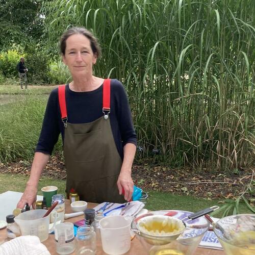 Jules at Oxford Botanical Gardens making plant pigment