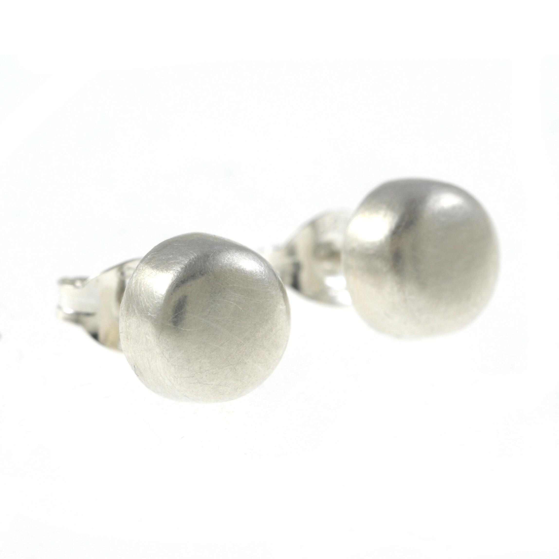 Machi de Waard: Machi de Waard minimalist closed pod earrings