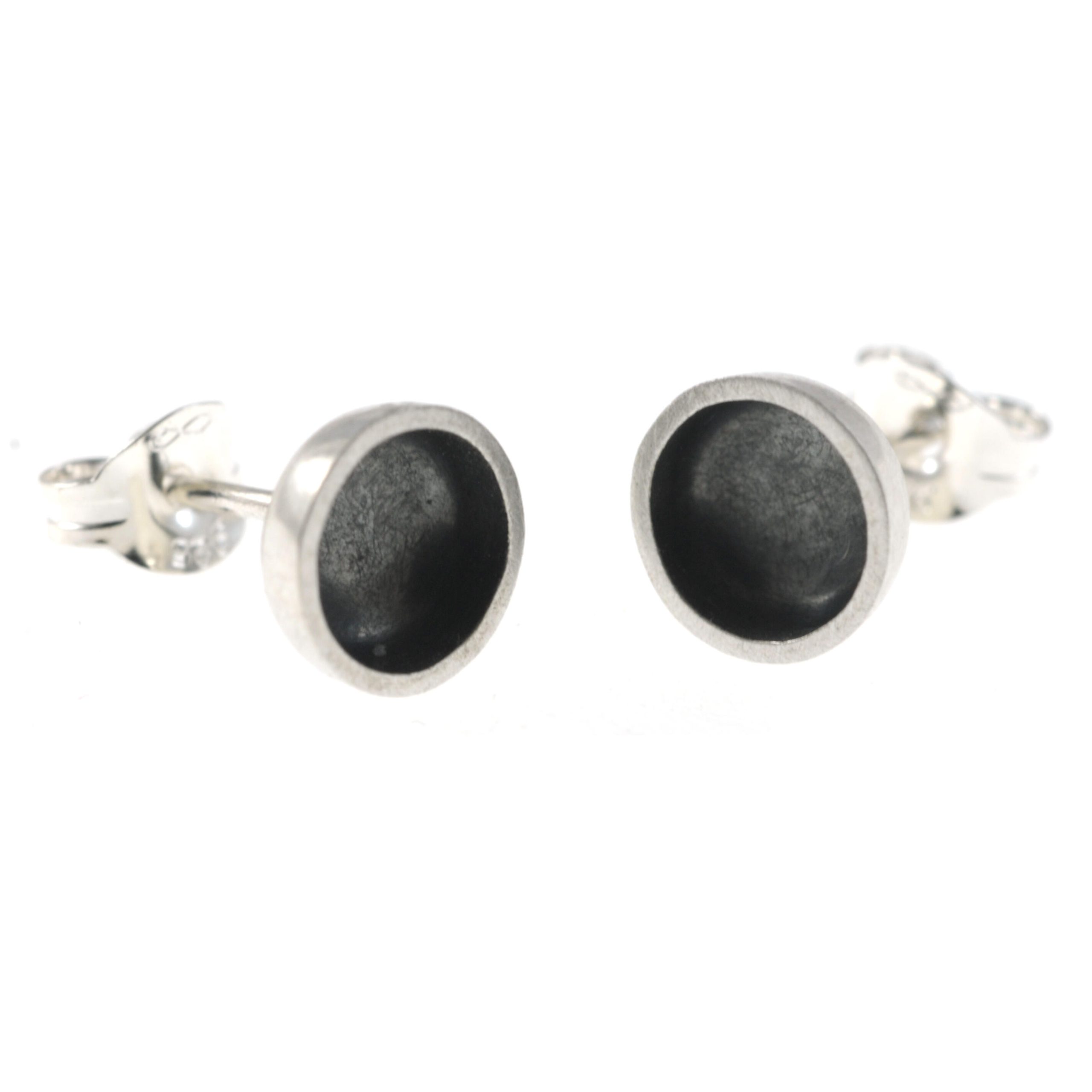 Machi de Waard: Machi de Waard open pod oxidised stud earrings