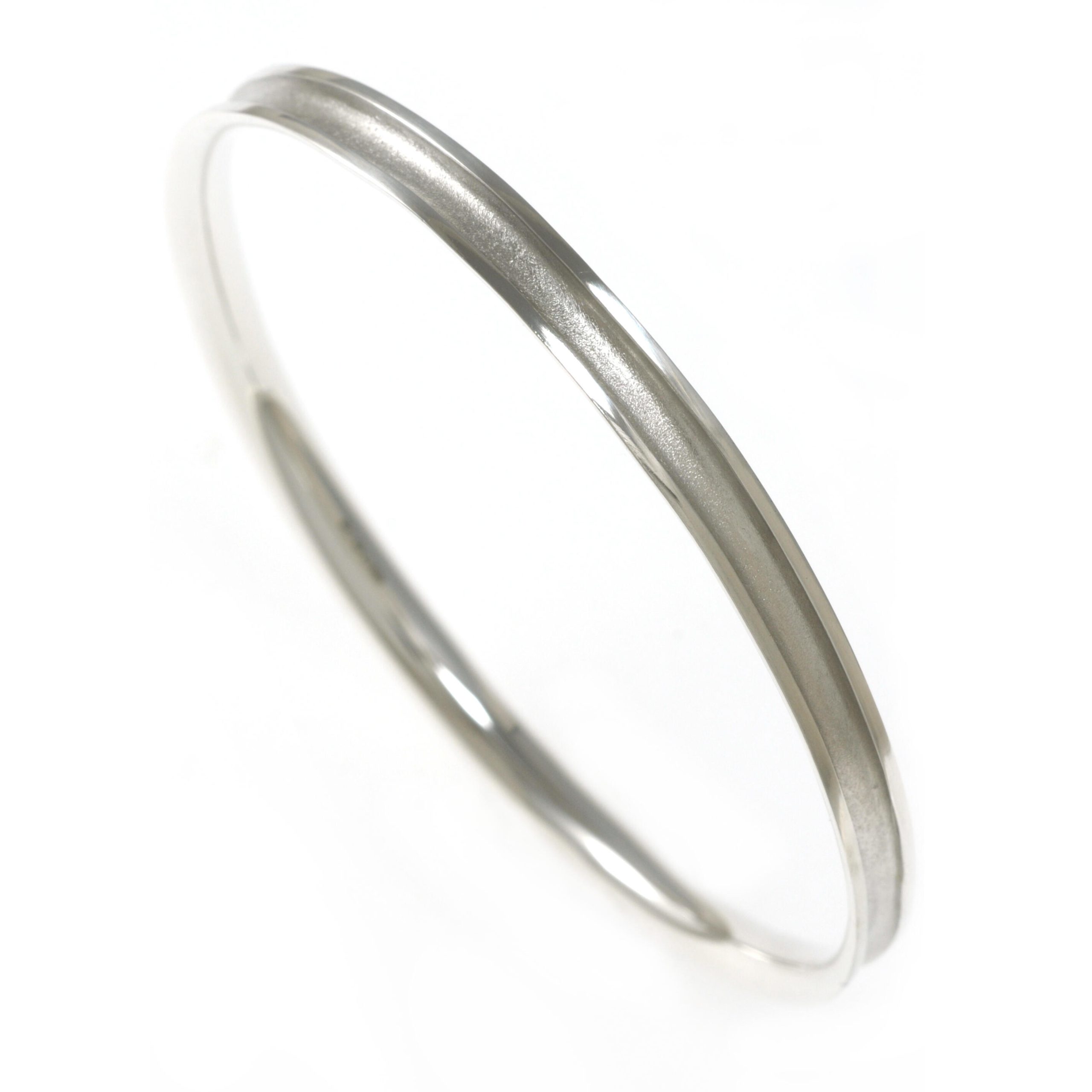 Machi de Waard: Machi de Waard slim radius bangle