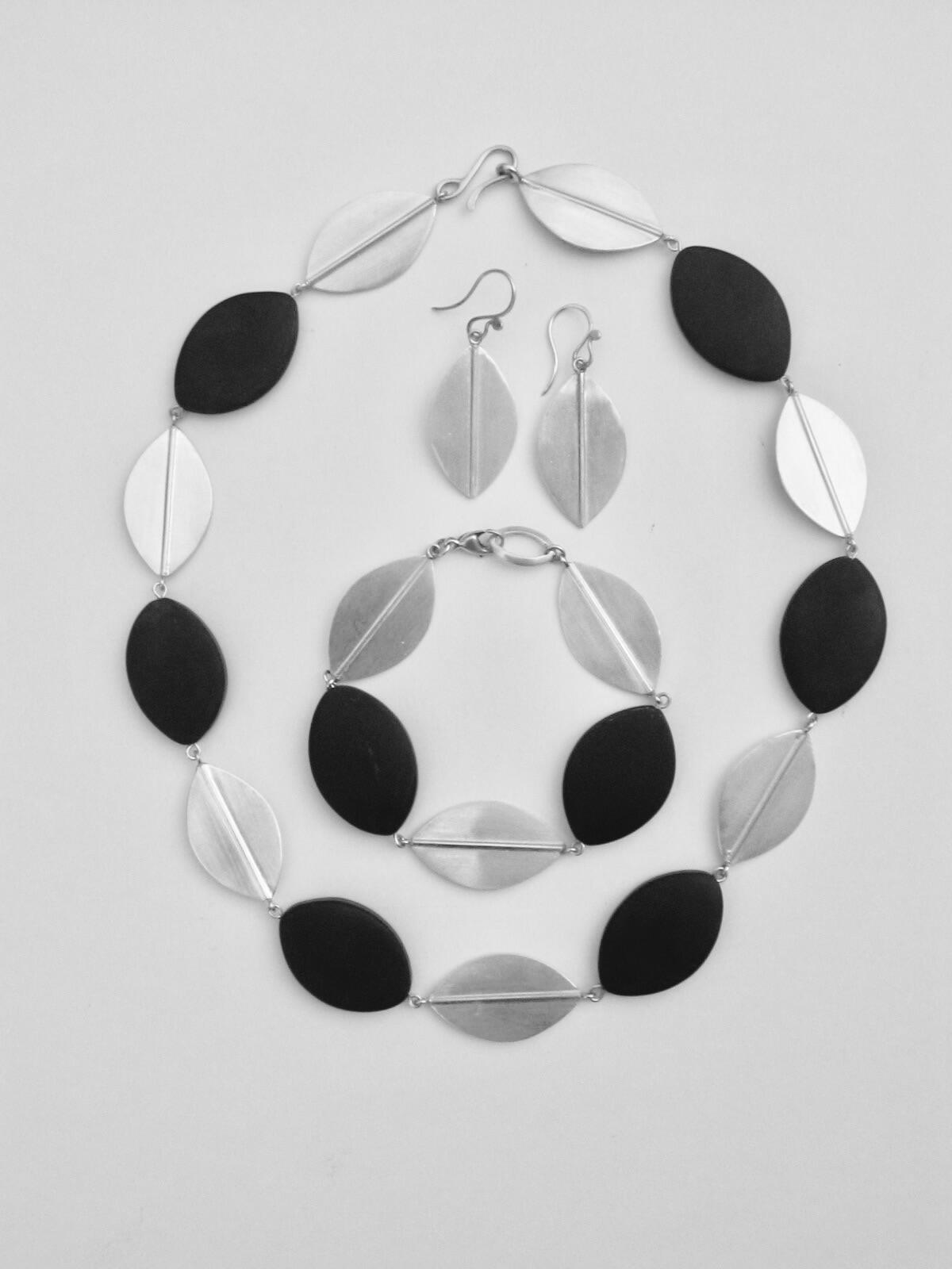 Tess Blenkinsop: Onyx and silver ellipse necklace
