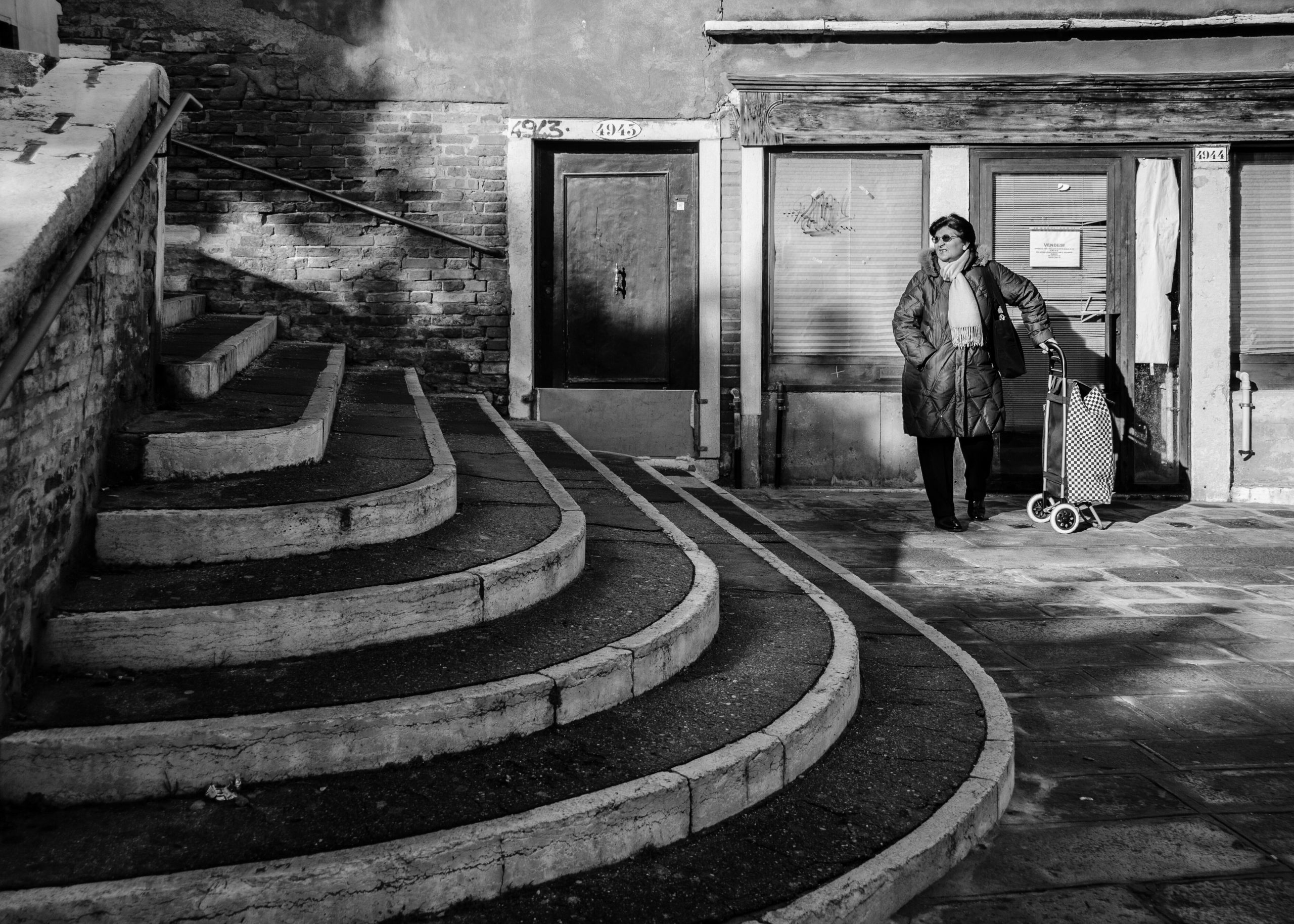 Dee Robinson: Waiting