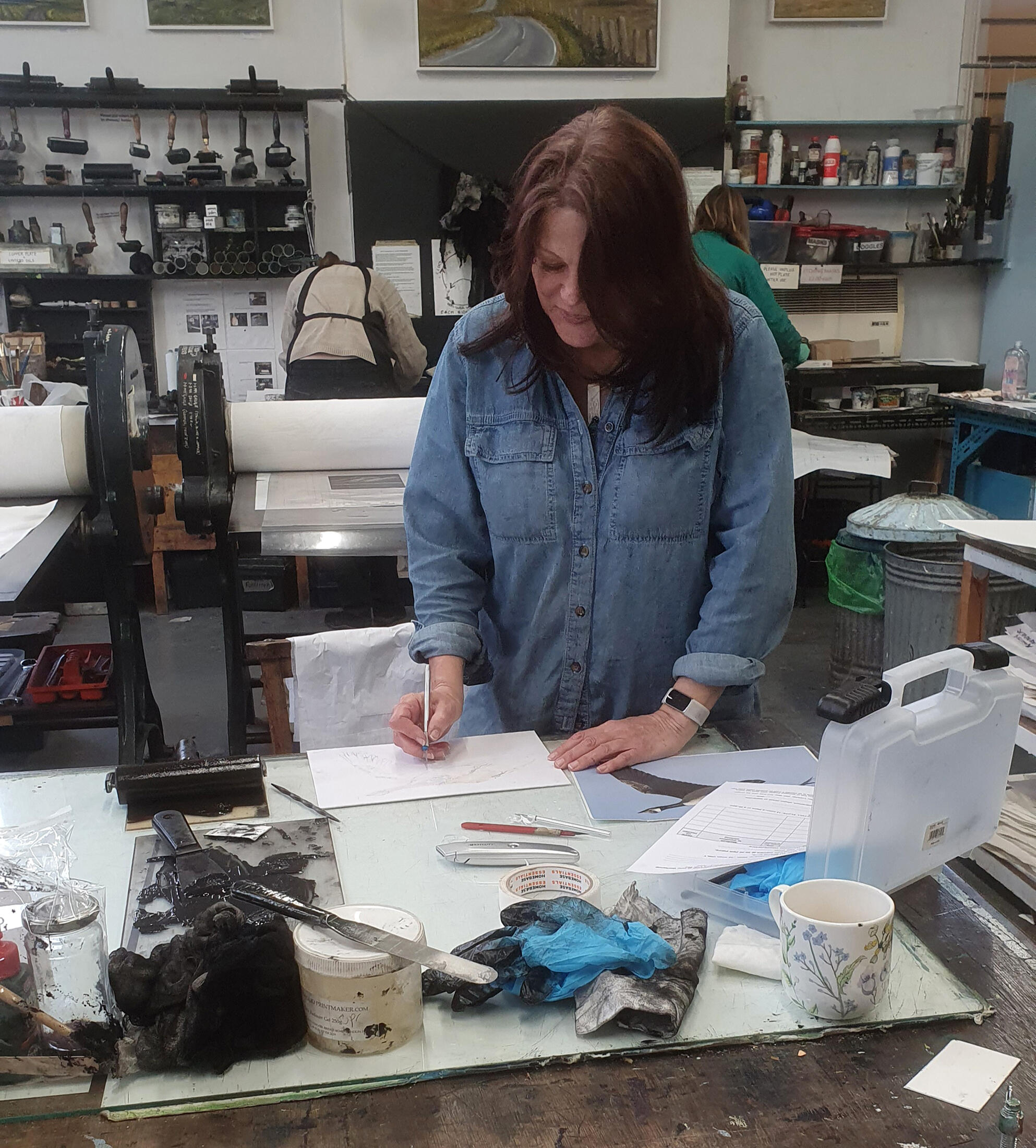 Oxford Printmakers: Carole GG printing