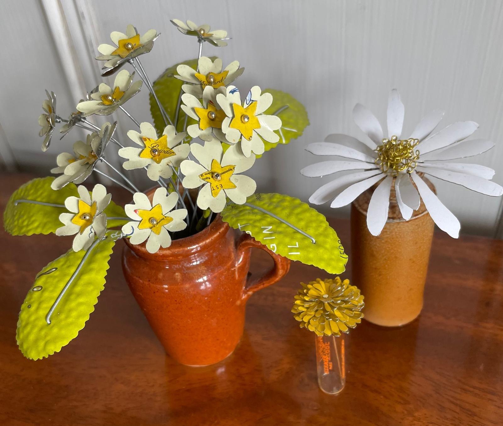 Claire Fyfe-Jackson: Buttercups and daises