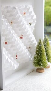 Ayako Ono: Christmas charms on white waves