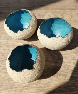 Karen Vogt: Turquoise wobble pots
