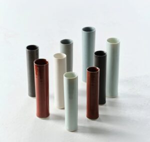 Robyn Hardyman OCG: Porcelain cylinder vases thrown on the wheel