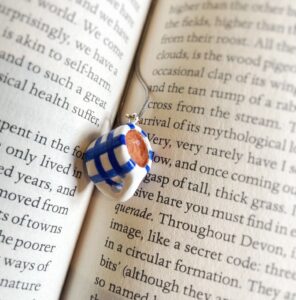 Olivia Cashman: Reading Time Pendant