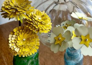 Claire Fyfe-Jackson: Dandelions and primroses metal sculptures