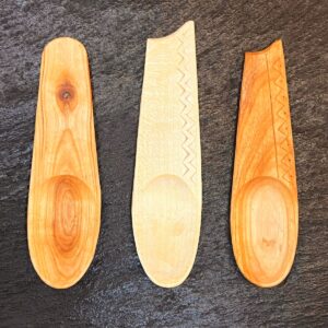 Martin Damen: Three Small Caddy Spoons.