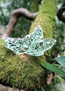 Laura Murphy: Translucent porcelain Ivy leaf sculptures, based on an ivy leaf skeleton