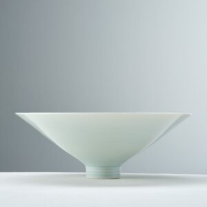 Robyn Hardyman OCG: Fine porcelain bowl thrown on the wheel