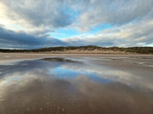 Helen C White: Seascape. The tide is out