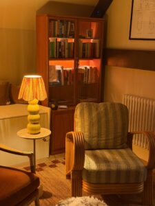 Samantha Alice: Yellow lamp